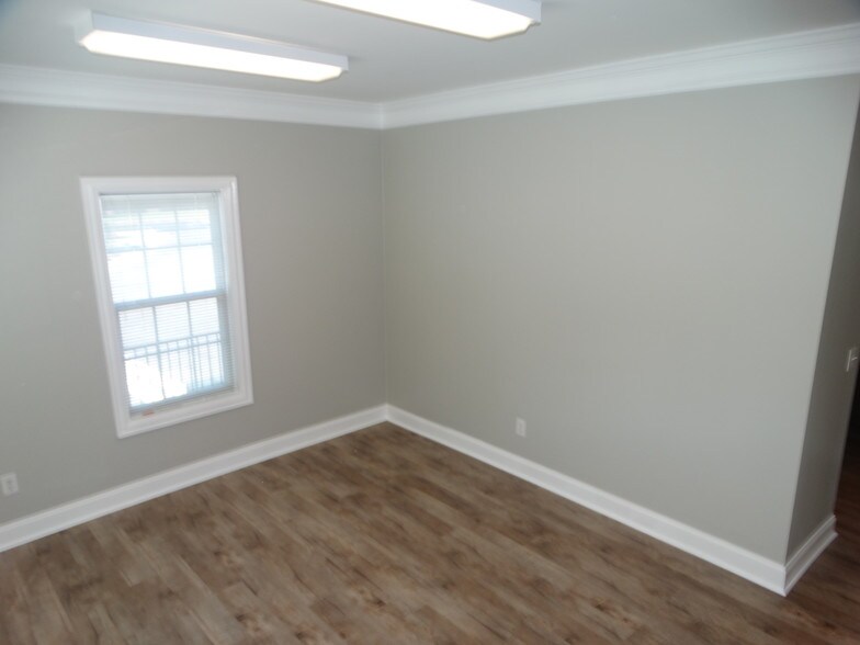 More Photos Of 1050 Shiloh Rd NW, Kennesaw Medical For Sale