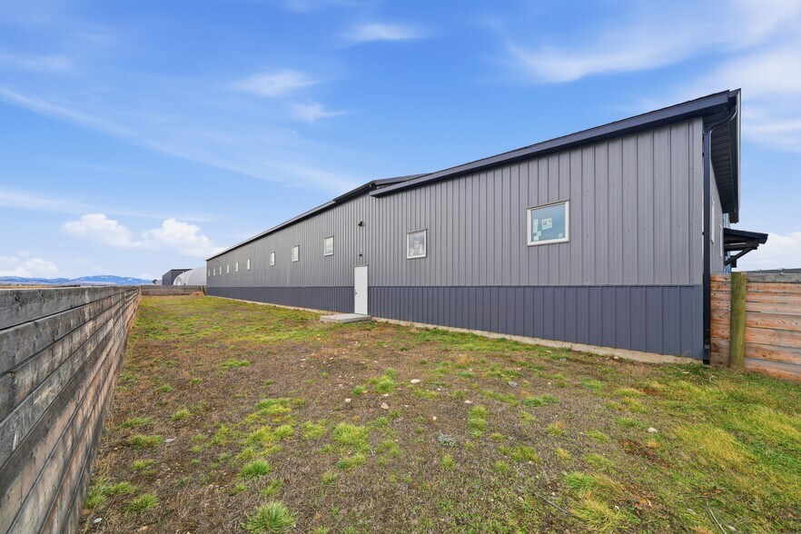 More Photos Of 1408 N Jackrabbit Ln, Belgrade Office For Sale