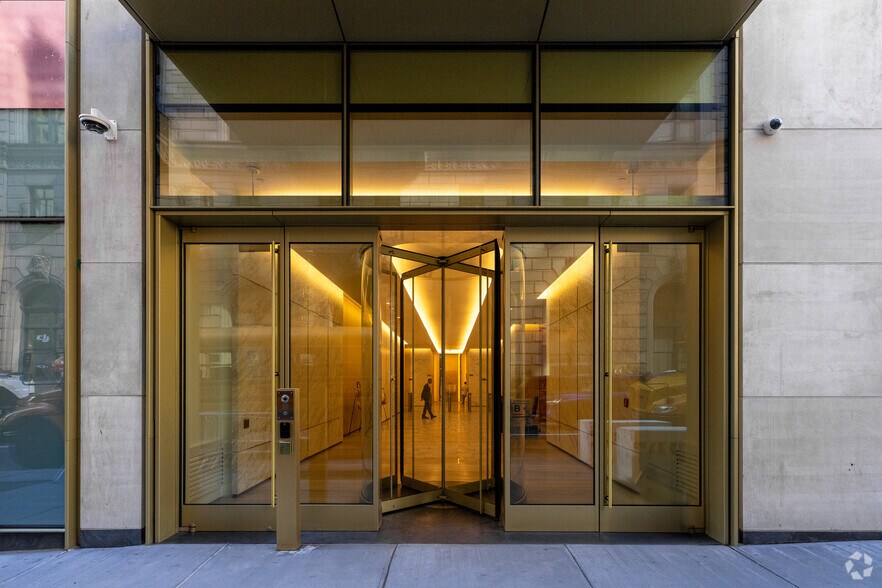 More Photos Of 680 Fifth Ave, New York Office For Lease