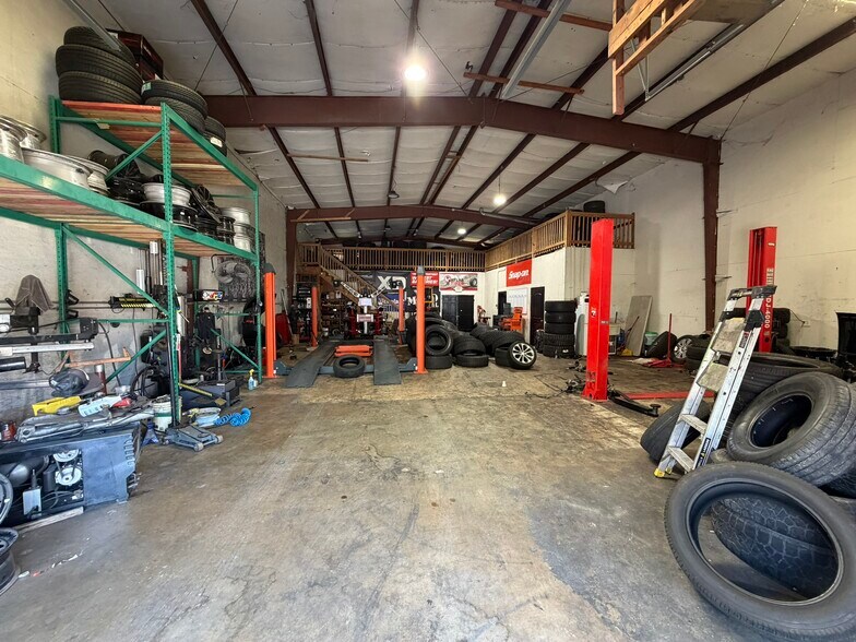 More Photos Of 3803 Paris Rd, Chalmette Warehouse For Sale