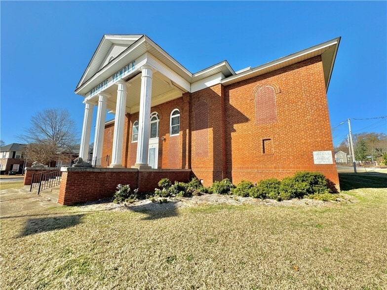 More Photos Of 439 NE Main St, Easley Lodge Meeting Hall For Sale