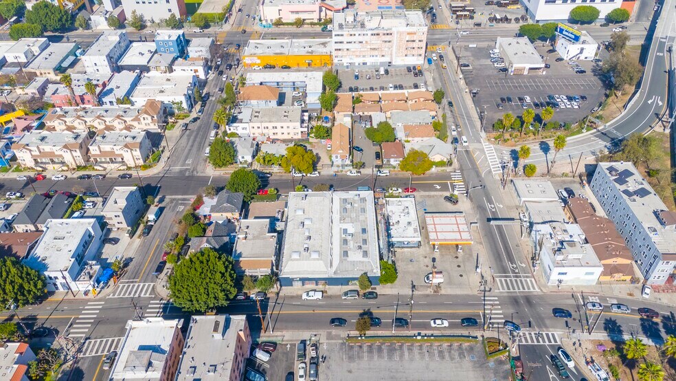 More Photos Of 1319-1321 W 11th St, Los Angeles Showroom For Sale