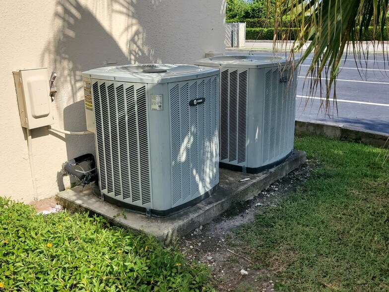 More Photos Of 1750 NE 8th St, Homestead Bank For Sale