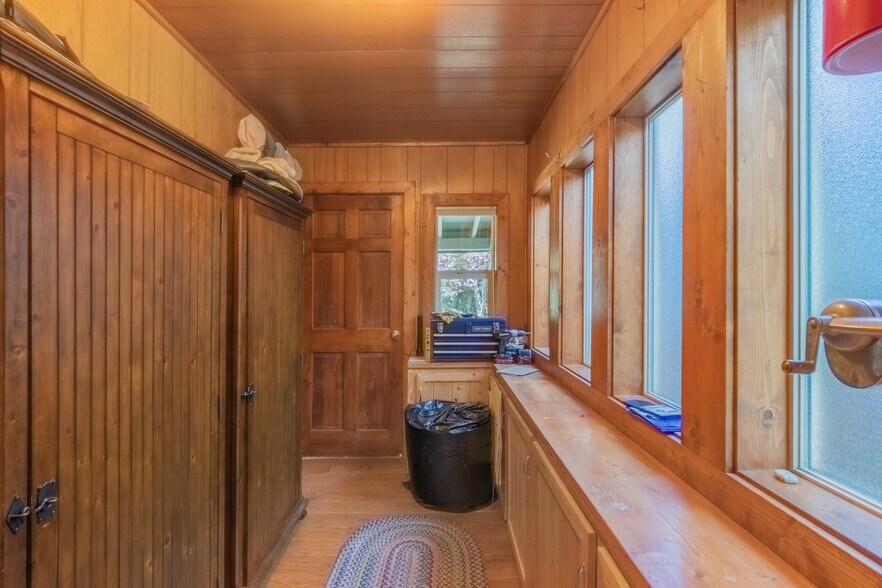 More Photos Of 717 Lake Ave, Grand Lake Specialty For Sale