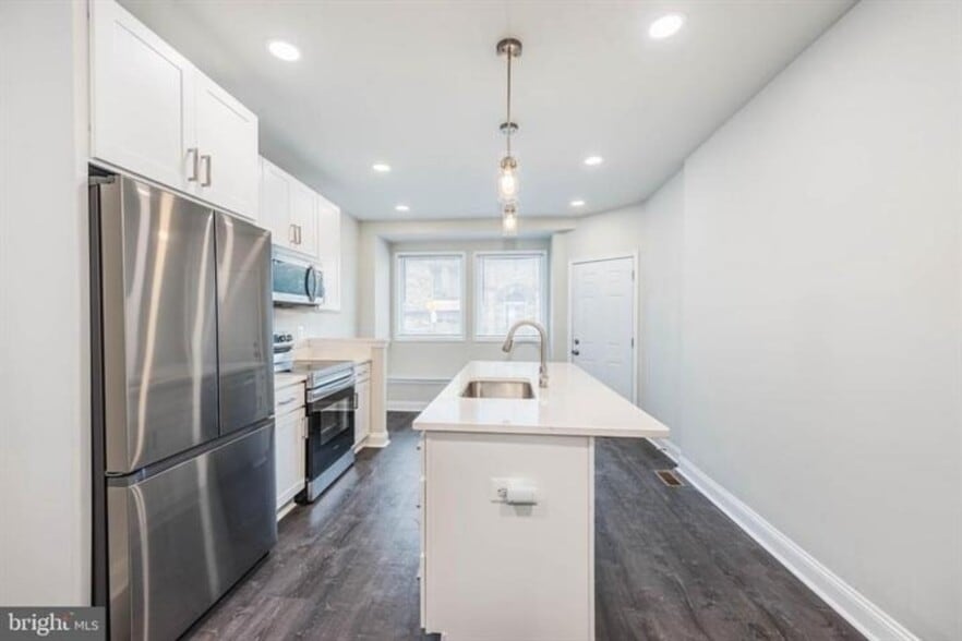 More Photos Of 400 N Patterson Park Ave, Baltimore Flex For Sale