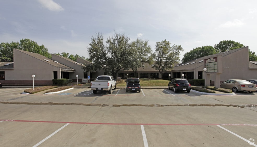 Primary Photo Of 1164-1166 Country Club Ln, Fort Worth Unknown For Lease