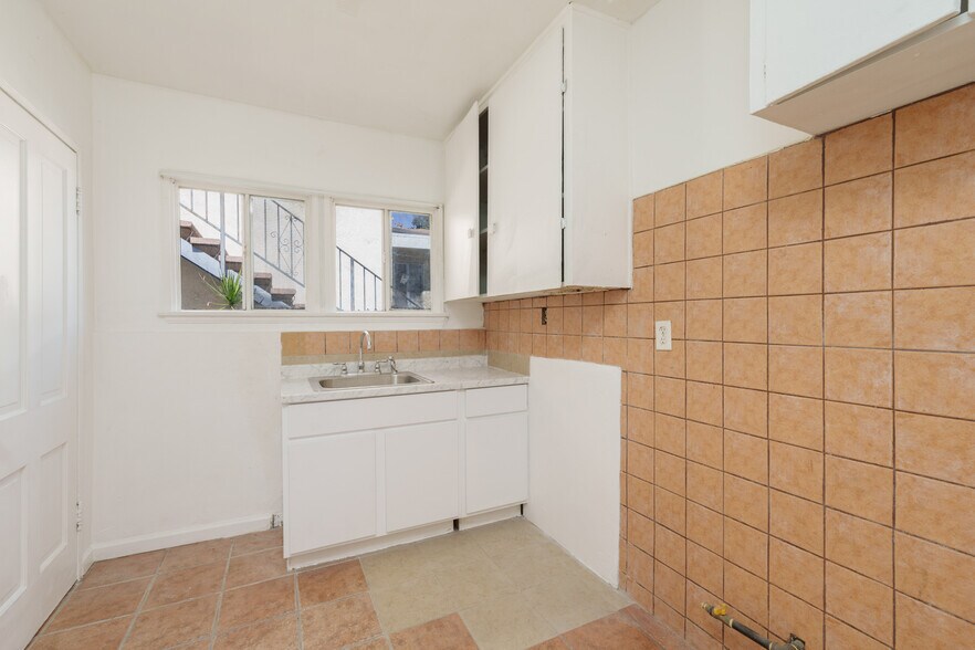 More Photos Of 4357 W 120th St, Hawthorne Apartments For Sale
