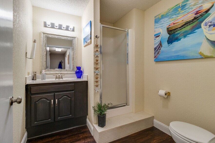 More Photos Of 5710 Watauga Rd, Watauga Office For Lease