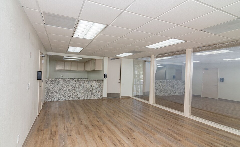 More Photos Of 3801 San Dimas St, Bakersfield Medical For Lease