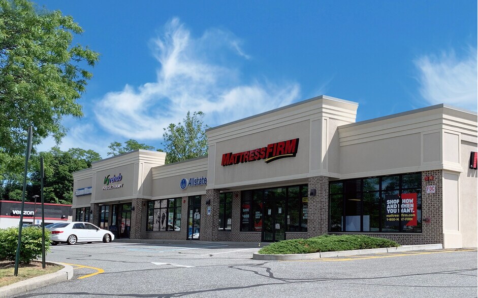 Primary Photo Of 32-36 S Route 9W, West Haverstraw Restaurant For Lease