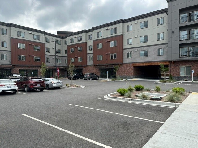 More Photos Of 989 S Burlington Blvd, Burlington Apartments For Lease