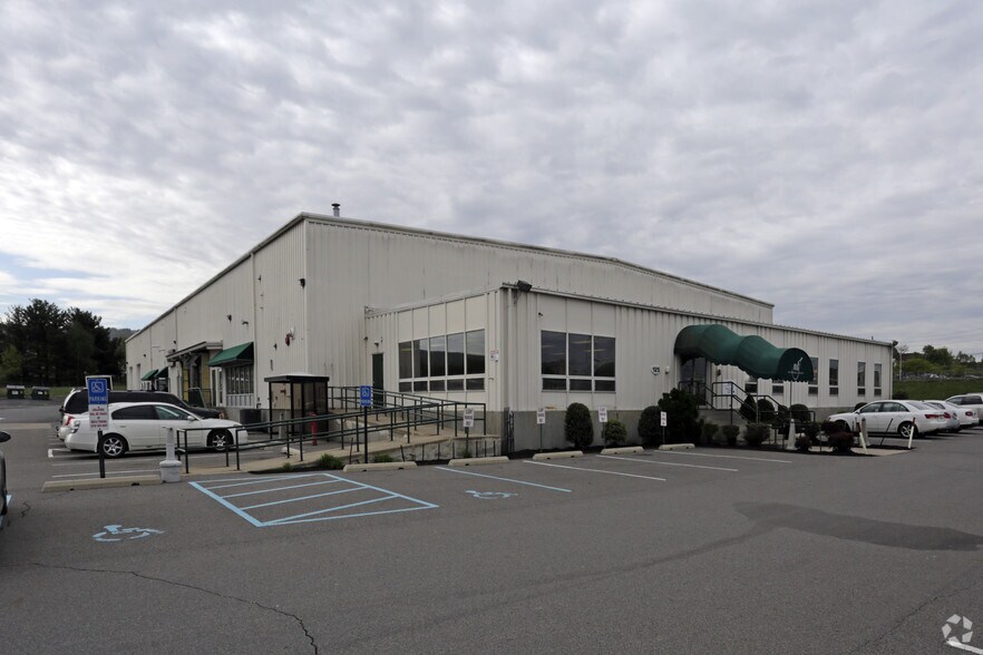More Photos Of 125 N Wilkes Barre Blvd, Wilkes Barre Warehouse For Lease