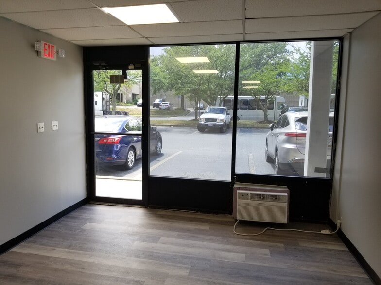 More Photos Of 9244 E Hampton Dr, Capitol Heights Unknown For Lease
