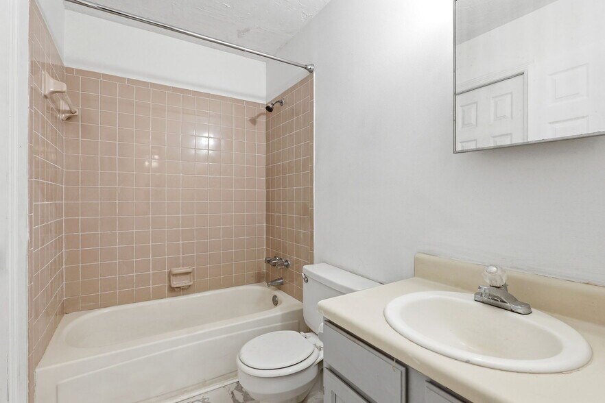 More Photos Of 207 SE 6th Ave, Okeechobee Multifamily For Sale