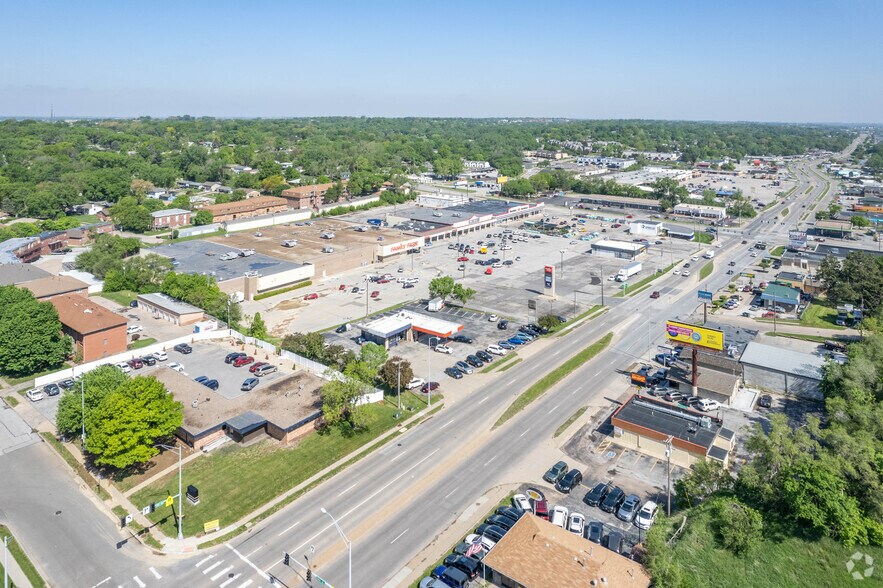 More Photos Of 2650 N 90th St, Omaha Storefront For Lease
