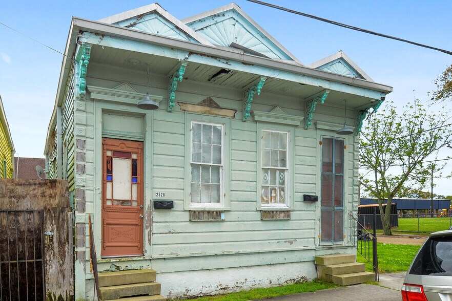 More Photos Of 2500 Freret St, New Orleans Apartments For Sale