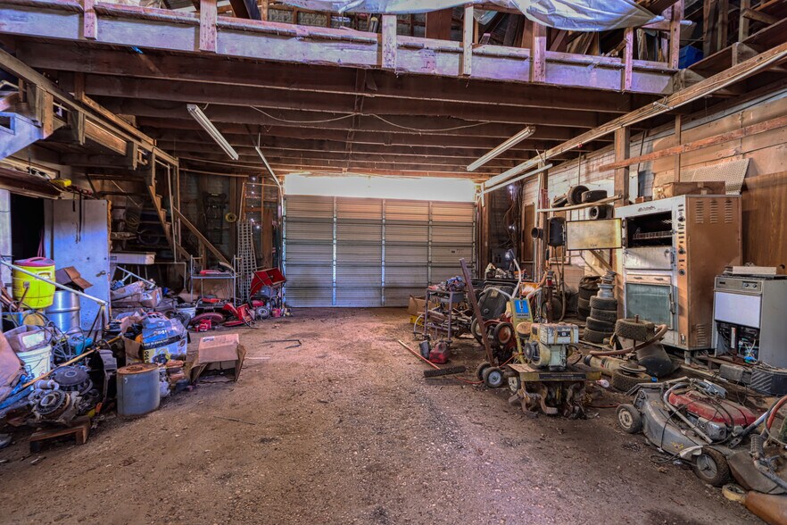 More Photos Of 100 S Magnolia Ave, Hubbard Auto Repair For Sale