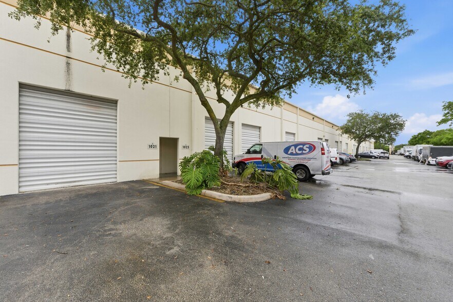 More Photos Of 1039-1039 NW 31st Ave, Pompano Beach Manufacturing For Lease