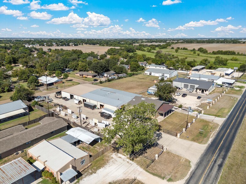 More Photos Of 6175 N State Highway 6, Woodway Warehouse For Lease