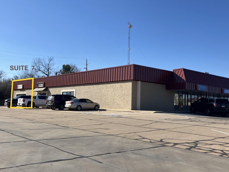 More Photos Of 5108 W Gore Blvd, Lawton General Retail For Lease