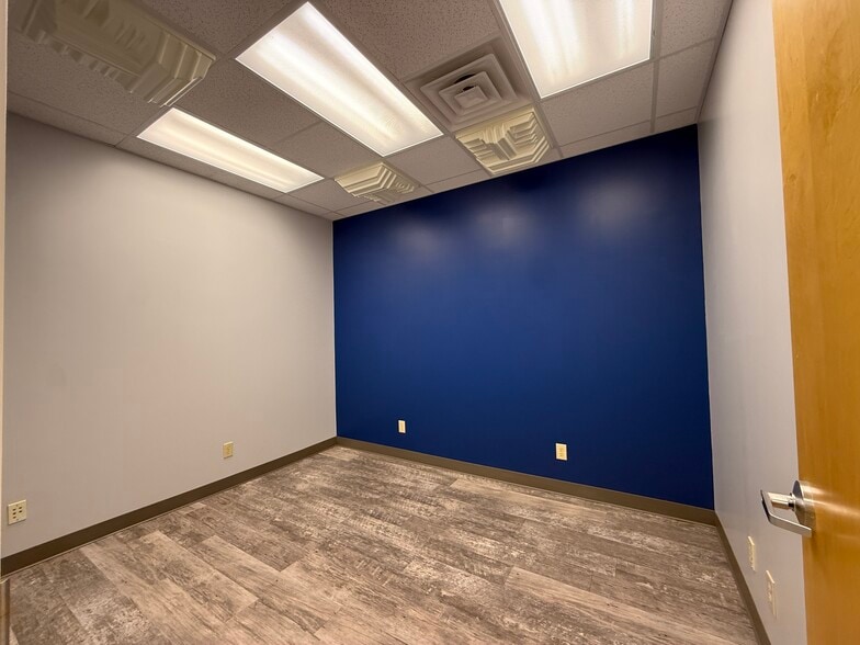 More Photos Of 2140 W Arlington Blvd, Greenville Medical For Lease