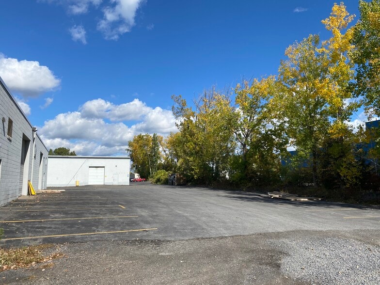 More Photos Of 127 Falso Dr, Mattydale Warehouse For Sale