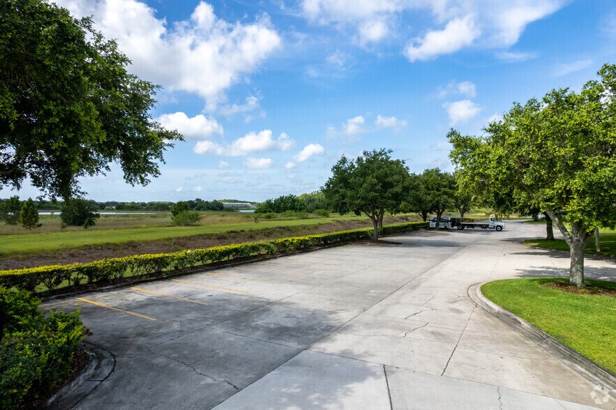 More Photos Of 2507 Investors Row, Orlando Distribution For Lease