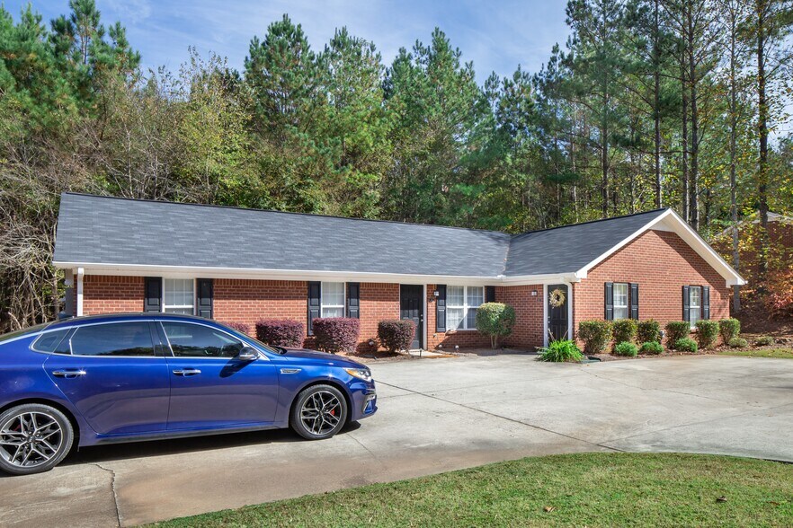 More Photos Of 100-202 Oak Bluff Dr, Athens Apartments For Sale