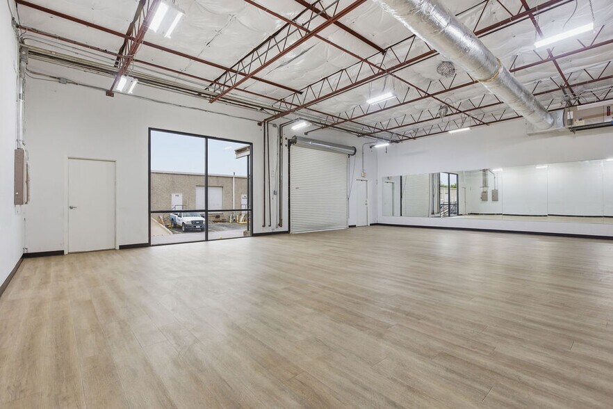 Primary Photo Of 1300 E Arapaho Rd, Richardson Light Distribution For Lease