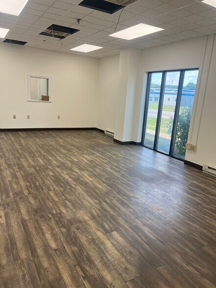 More Photos Of 2911 W Reach Rd, Williamsport Manufacturing For Lease