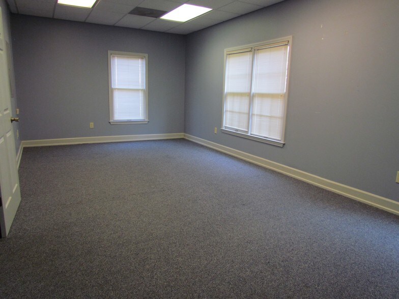 More Photos Of 663 Emory Valley Rd, Oak Ridge Office For Lease