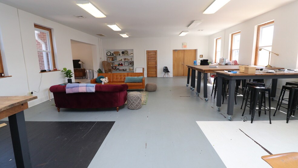 More Photos Of 214-218 S 4th St, Perkasie Warehouse For Lease