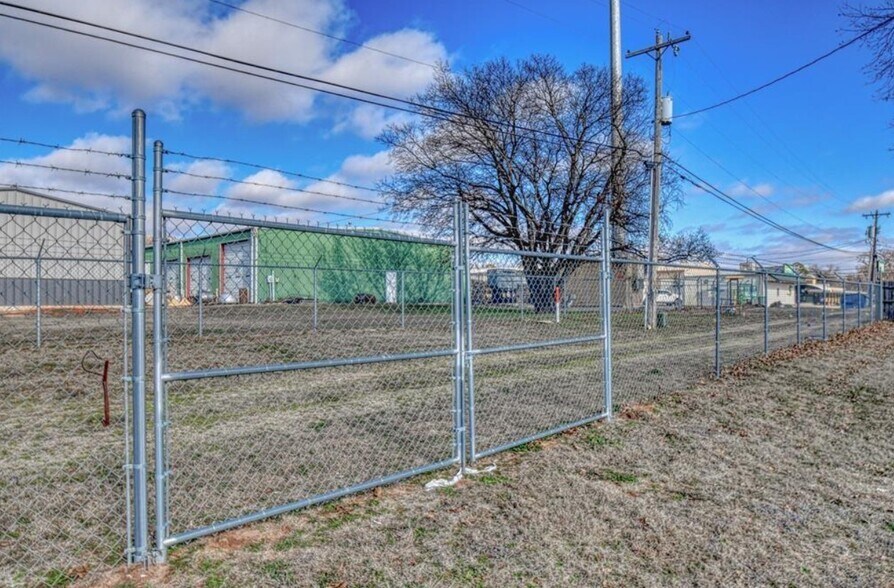 More Photos Of 529 Eel River St, Purcell Flex For Sale