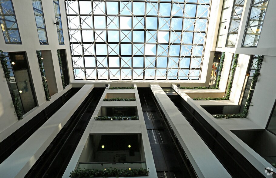 Primary Photo Of 70 E Sunrise Hwy, Valley Stream Office For Lease