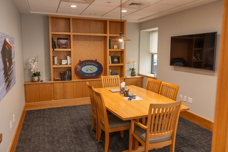 More Photos Of 40R Merrimac St, Newburyport Office For Lease