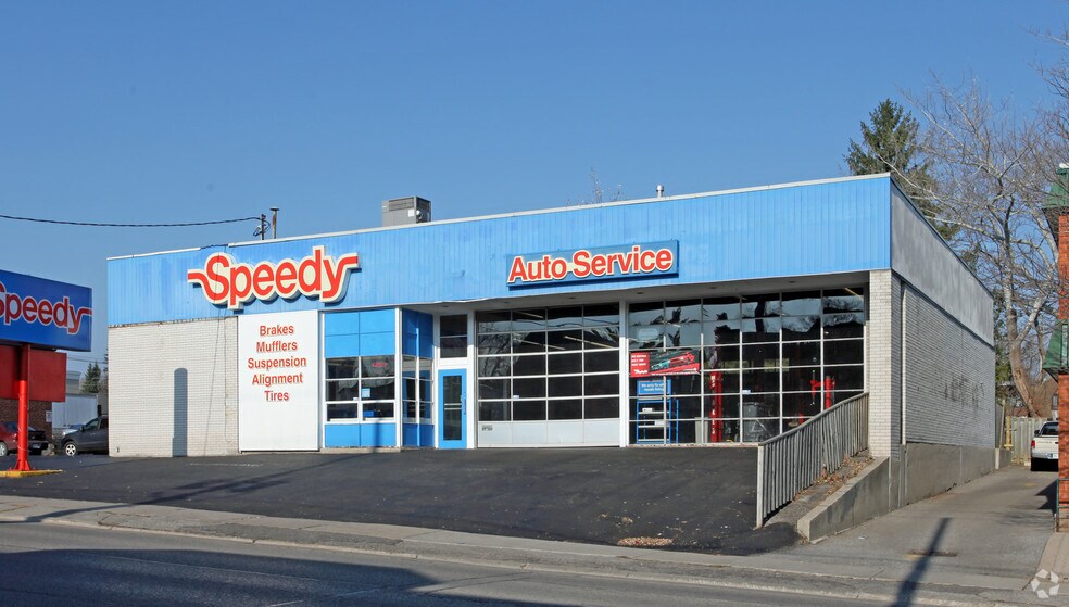 Primary Photo Of 204 King St W, Oshawa Auto Repair For Sale