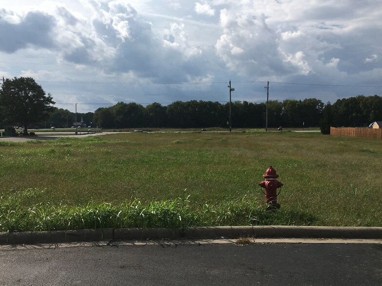 More Photos Of 910 W State St, Trenton Land For Lease