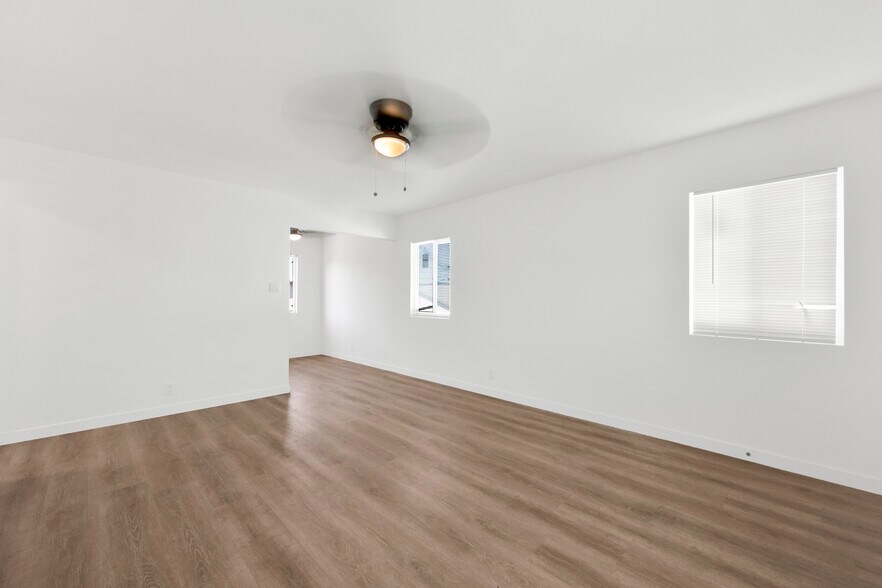More Photos Of 1525 W 105th St, Los Angeles Apartments For Sale