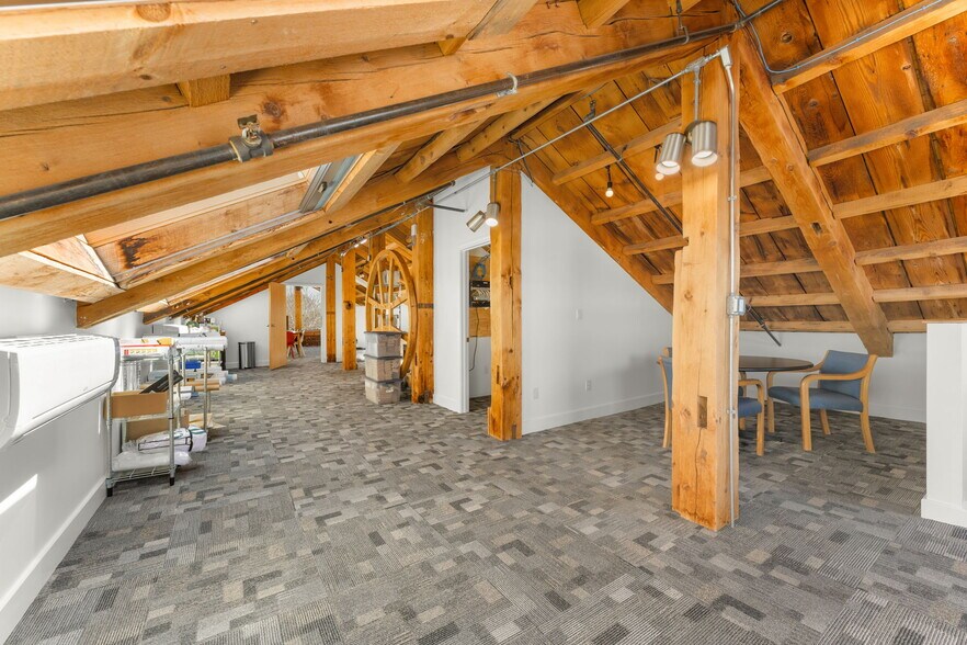 More Photos Of 40R Merrimac St, Newburyport Loft Creative Space For Lease