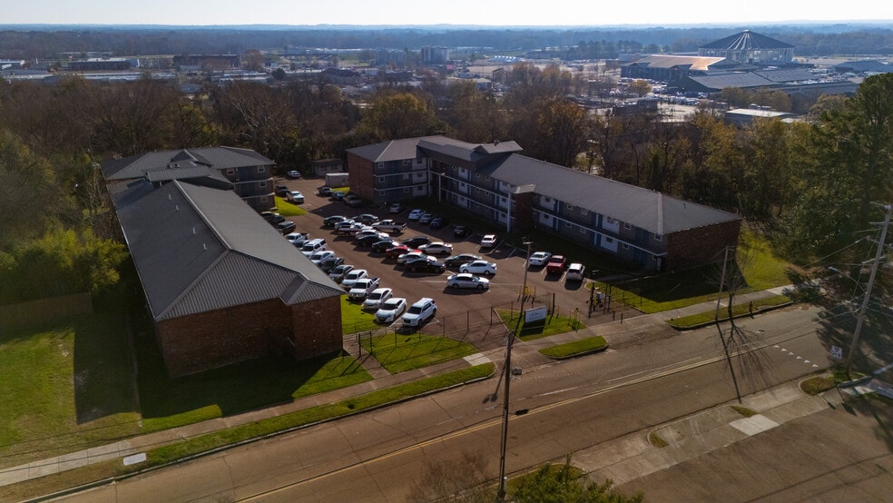 More Photos Of 700-712 N Jefferson St, Jackson Apartments For Sale