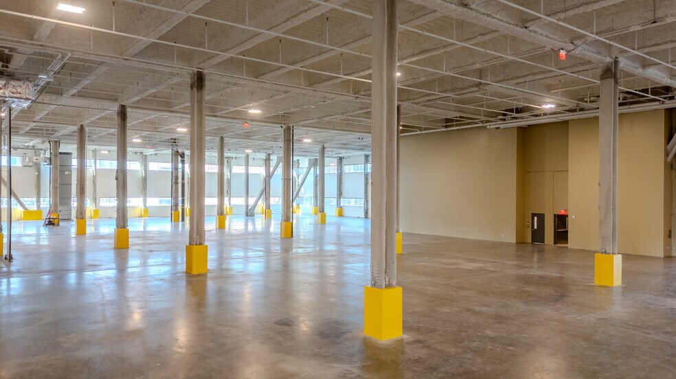 More Photos Of 2330 Borden Ave, Long Island City Warehouse For Lease