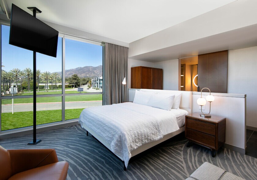 More Photos Of 130 W Huntington Dr, Arcadia Hotel For Sale