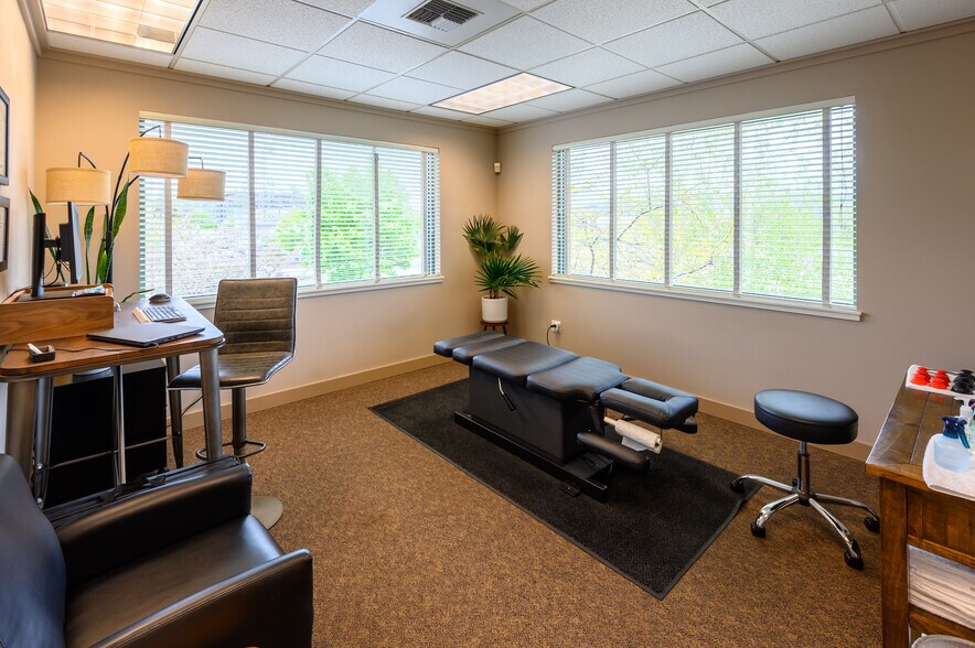 More Photos Of 296 SW Columbia St, Bend Office For Sale