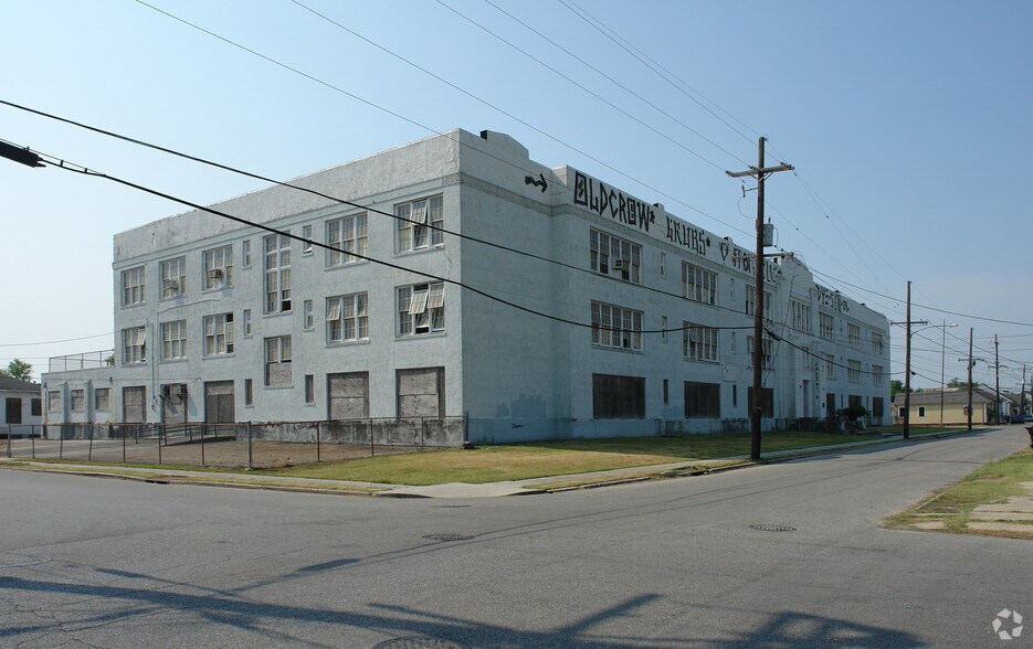 More Photos Of 1301 Clouet St, New Orleans Schools For Sale
