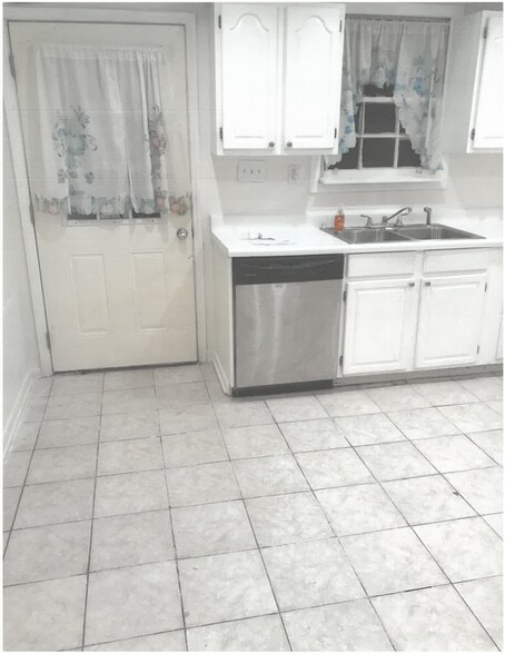 More Photos Of 128 Sandy Springs Ln, Lexington Manufactured Housing Mobile Home Park For Sale