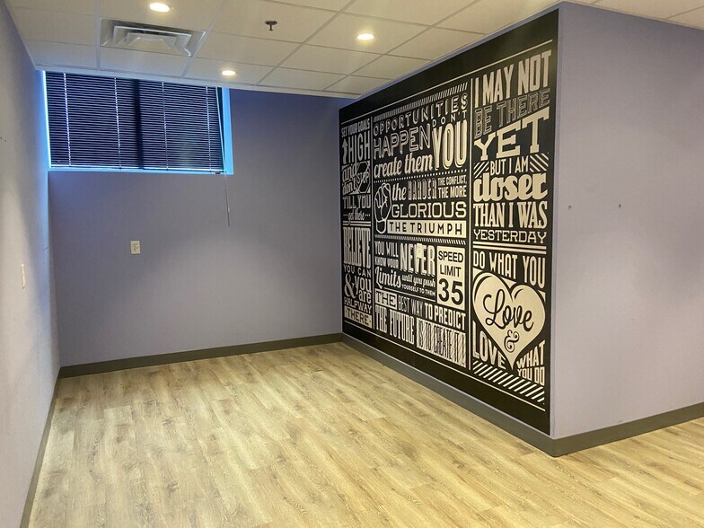 More Photos Of 19490 Sandridge Way, Leesburg Medical For Lease