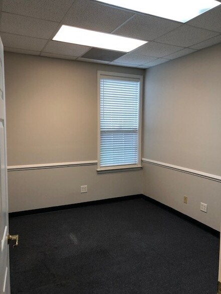 More Photos Of 125 Plantation Centre Dr S, Macon-Bibb Coworking Space