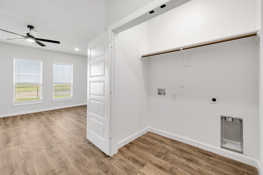 More Photos Of 4059 Clovis St, Midlothian Multifamily For Sale