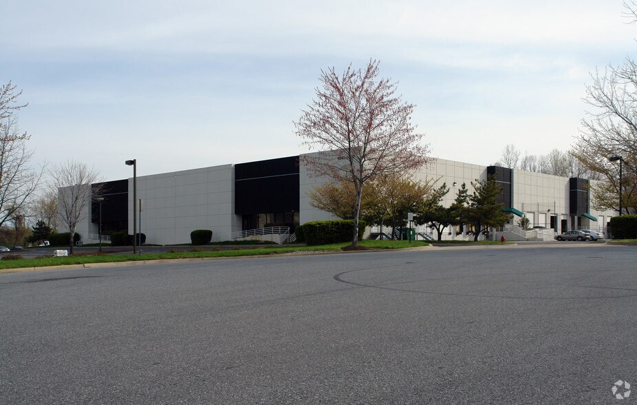 More Photos Of 9240-9250 Hampton Overlook, Capitol Heights Warehouse For Lease