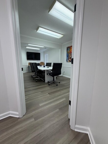 More Photos Of 311 Poplar View Ln W, Collierville Office For Lease